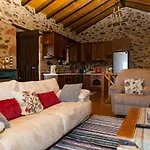 Luxury House In The Hills Εξοχικό σπίτι *