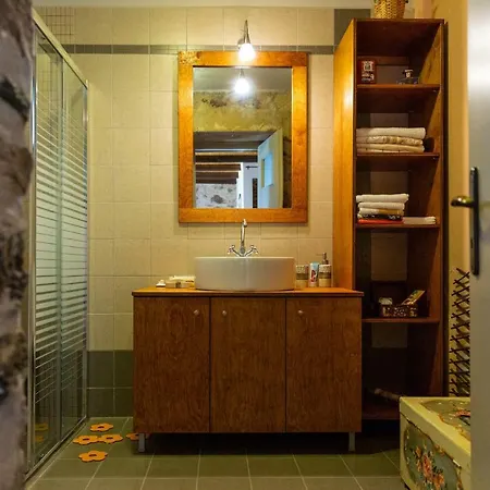 Luxury House In The Hills ספארטי