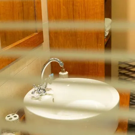 Luxury House In The Hills *