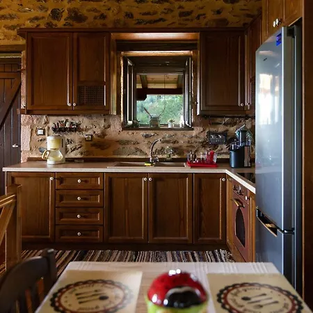 Luxury House In The Hills ספארטי